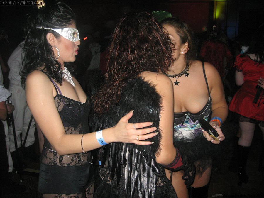 Vegas Fetish Ball Halloween Party Pics img_0377