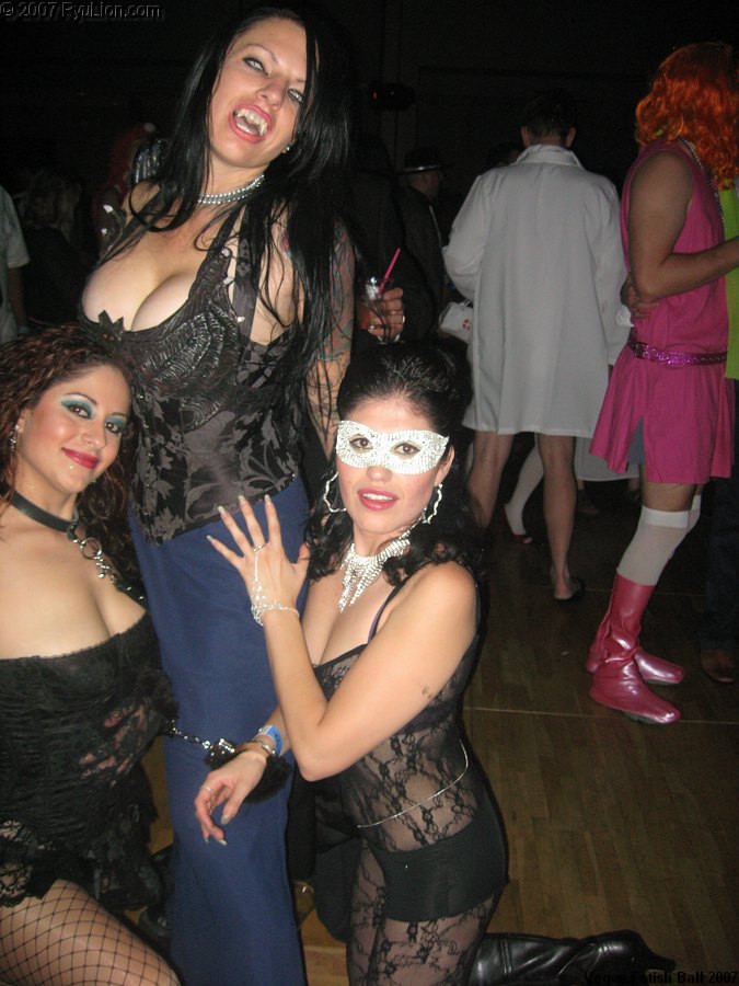 Vegas Fetish Ball Halloween Party Pics img_0409